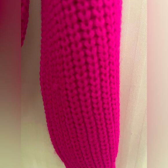 Polly & Esther brand Hot pink Fringed Sweater.  Size M.  EUC!! - Picture 5 of 6